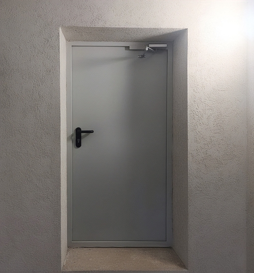 Нестандартная огнеупорная дверь