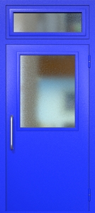 Однопольная техническая дверь RAL 5002 с широким стеклопакетом (ручка-скоба, остекленная фрамуга) Однопольная техническая дверь RAL 5002 с широким стеклопакетом (ручка-скоба, остекленная фрамуга)